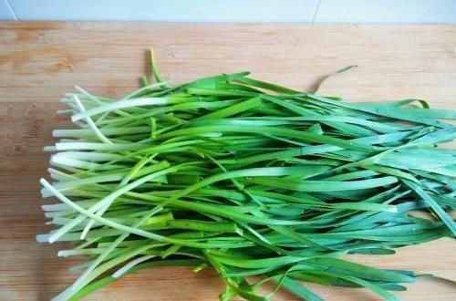 人到中年想長(zhǎng)壽，可以多吃幾種食物，改善體質(zhì)，有益健康！