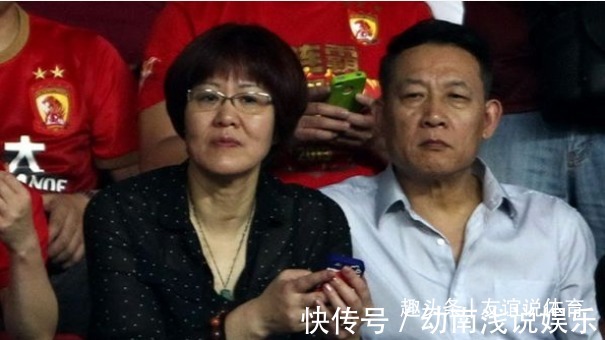 帅气|郎平退役回归家庭！27岁女儿挺拔7岁儿子帅气，前夫如此评价郎平