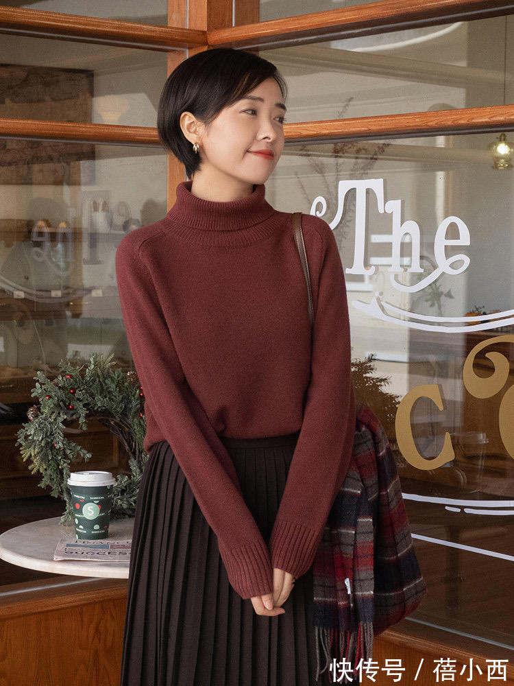 女人 “毛衣+半身裙”,“毛衣+九分裤”,才是冬季优雅女人的最优穿搭