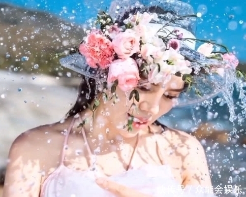 头顶|奇闻:一瓢水从新娘头顶淋下去,居然抓拍到意外画面,网友:很秀