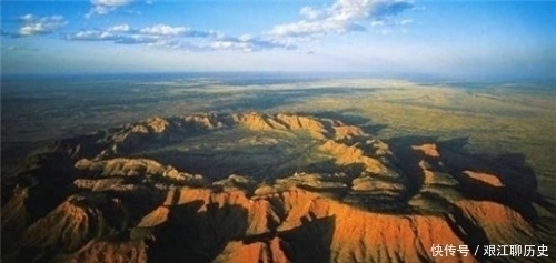 20亿年前陨石砸出巨坑,坑内埋藏着千吨黄金,为何却没人开采