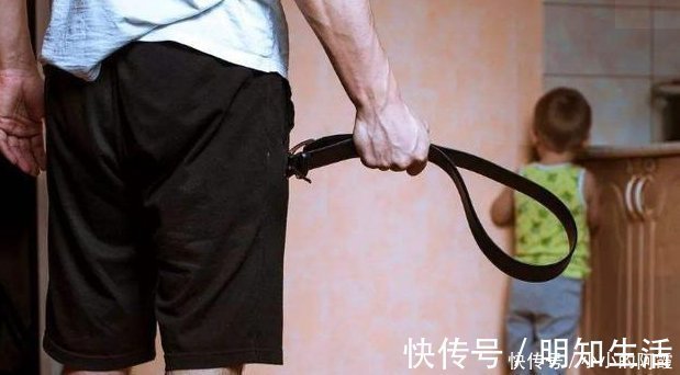 男孩|养育男孩要三不管,现在调皮将来更易有出息,父母可别太严格