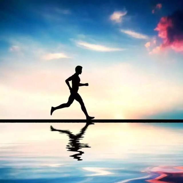 父亲|网上一组父女合照火了,女儿亭亭玉立,父亲却依旧魅力未减