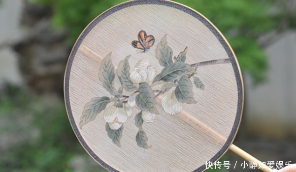 作用就是为|古代皇帝外出时,随从太监和宫女为何举着2个大扇子,是要扇风?