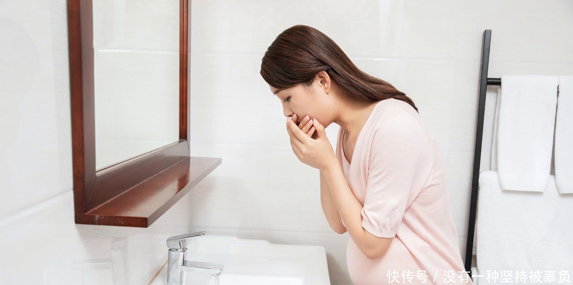 娜娜|年龄最小的孕妇,家长无所谓,医生怒斥:简直是胡闹