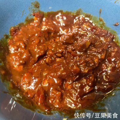 那一碗令人神往的蒜蓉锡纸烤花甲