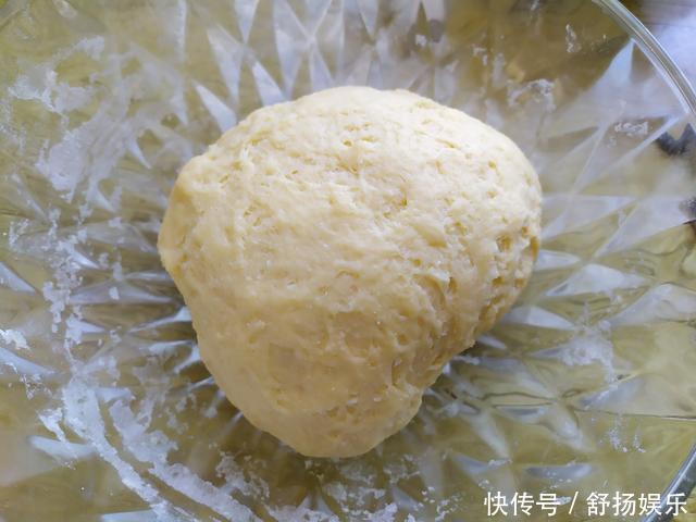 1根山药2个鸡蛋,无水无油无需烤箱的小面包,孩子一吃就是一盘!