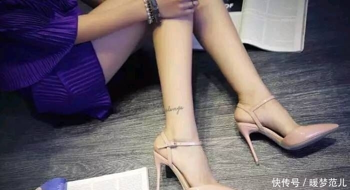 高雅迷人的高跟鞋设计,增添整体的风情,穿上高跟鞋的你让人心动