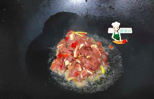 脆嫩|这两样食材一起炒,真不错,鲜香脆嫩,简单又营养,难怪儿子爱吃