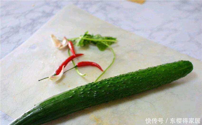 黄瓜|凉拌黄瓜时，切好直接拌就错了，多加1步，黄瓜更脆更入味