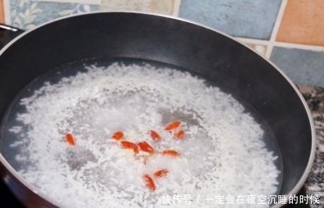 早餐,简单一冲就搞定,我隔三差五给孩子喝,高蛋白易吸收