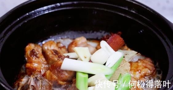 这么做土豆太香了,妥妥的待客硬菜,营养全面十足!