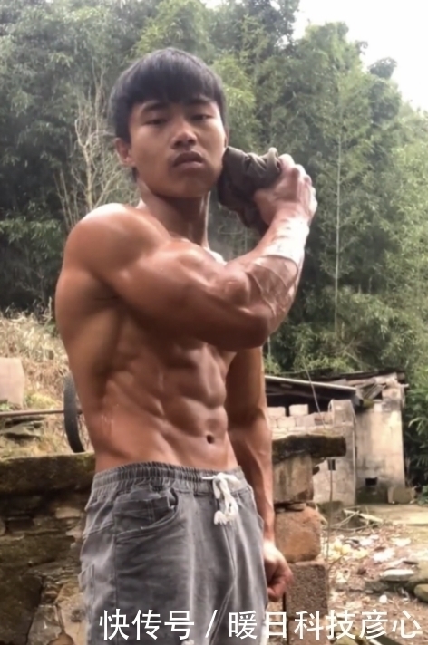 小伙|一兆韦德健身：农村小伙不到健身房也能练出好身材