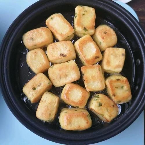 小孩子的补钙小零食不用烤箱也能做，一口一个还可以当早餐