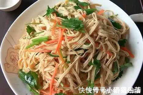 香菜|天然的“补钙菜”找到了，钙质比骨头汤还高，补钙质，孩子长个头