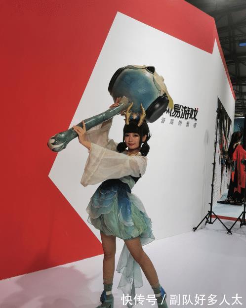 showgirl|2021CJ逛展第三日：ChinaJoy最美COS？看完我都流鼻血了