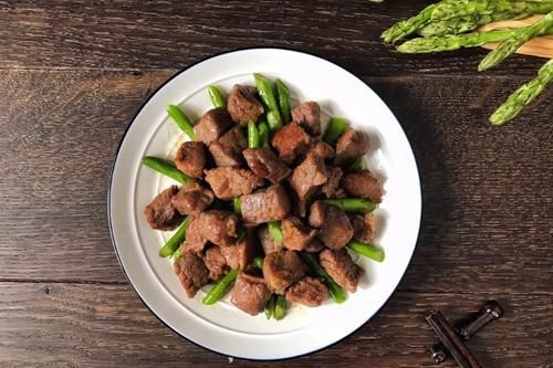 春天，遇到这菜再贵也要吃，天然的“长高食谱”，孩子多吃