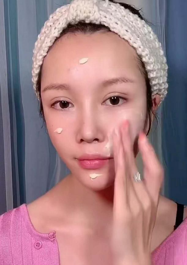 小姐姐仿妆动漫妲己,开始长得就挺美,看到最后还挺符合人设