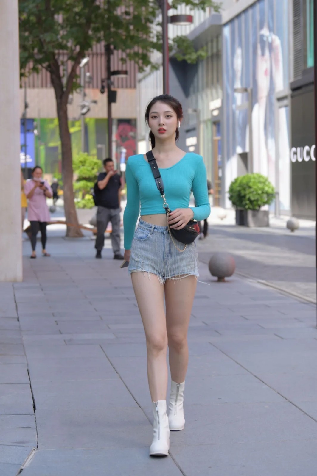 搭配 普通常见又便宜的裤子,如何打造养眼穿搭?试试这套简单搭配