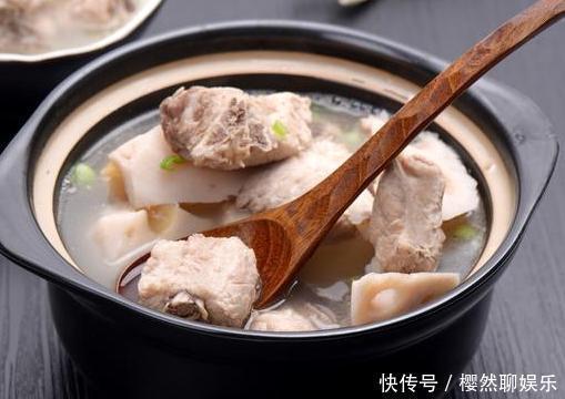 秋藕|买莲藕时，该买7孔的还是9孔的，教你正确挑法，再也不怕买错了