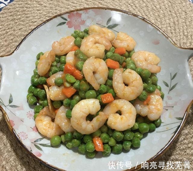 豌豆粒炒虾仁，快手美味小炒，色香味俱全，营养又美味
