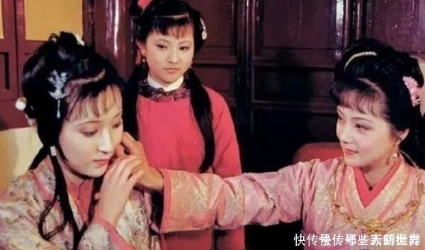 钗黛!黛玉死后,宝玉之所以同意娶宝钗,其实是因为黛玉的临终遗言