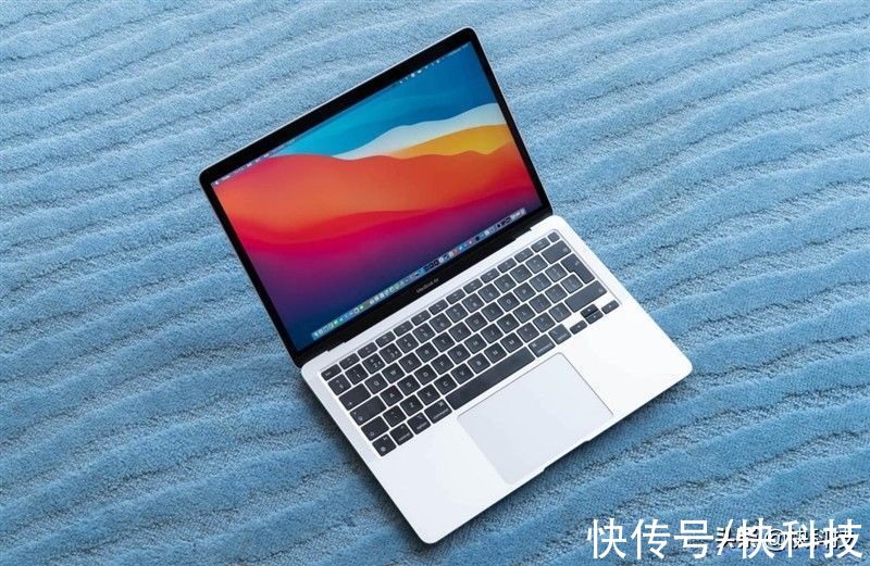 苹果|微软Surface Pro 8日常体验：能玩《孤岛危机》办公娱乐忘掉苹果