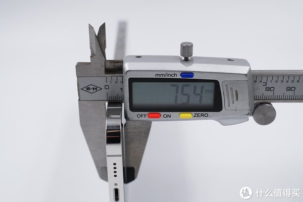 屏幕|有线平常心无线很尴尬，苹果iPhone 12 Pro Max充电评测