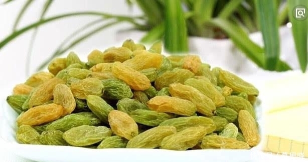 葡萄干|四种常见的食物,是天然的“安眠药”,每天吃一点拥有好睡眠
