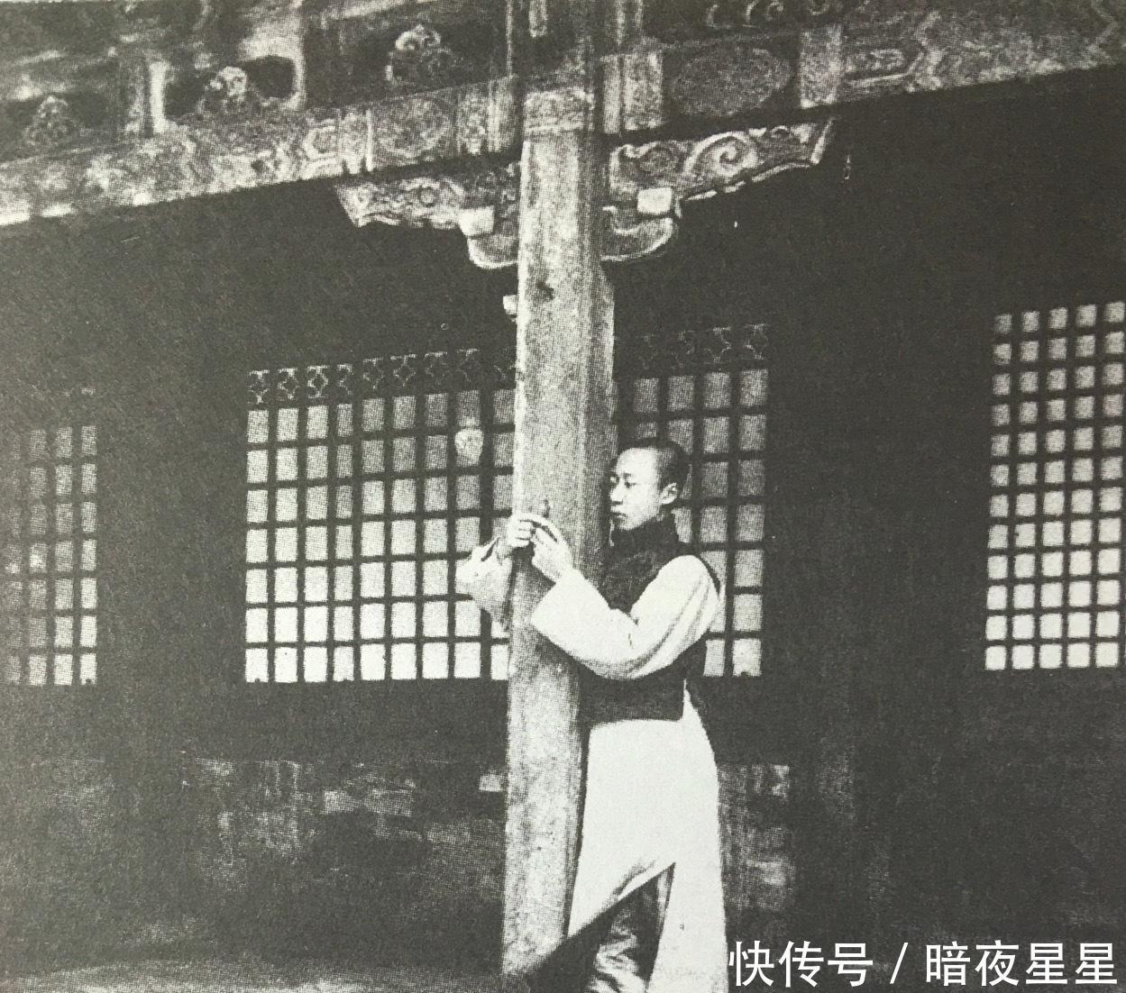 珍贵|溥仪珍贵老照片,他“飞檐走壁”,站在紫禁城房顶看外面的世界!