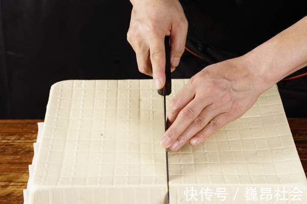 豆腐|煎豆腐时,不要再直接下锅了,记得多做1步,豆腐不碎不粘锅