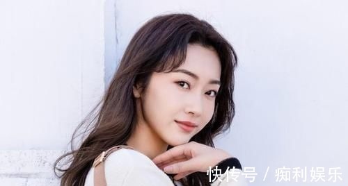 发型 发量多的女生,尽量别留这几种发型,显老还没气质!