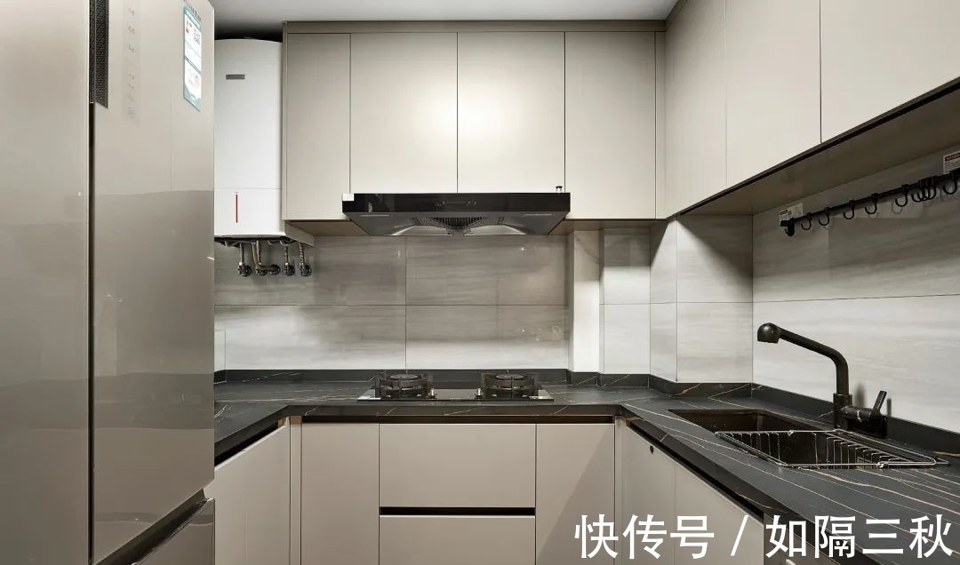 羊毛毯|独居是一个人的狂欢:93㎡三室两厅家装阳台爆改休闲区