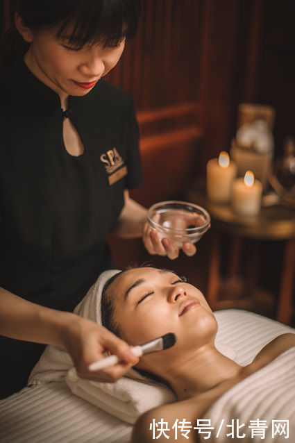 王府半岛酒店水疗中心呈献纯净独特的植物水疗护肤项目