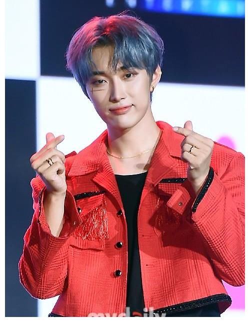 meg「MD PHOTO」 韓國新人男團OMEGA X出道專輯發(fā)布會