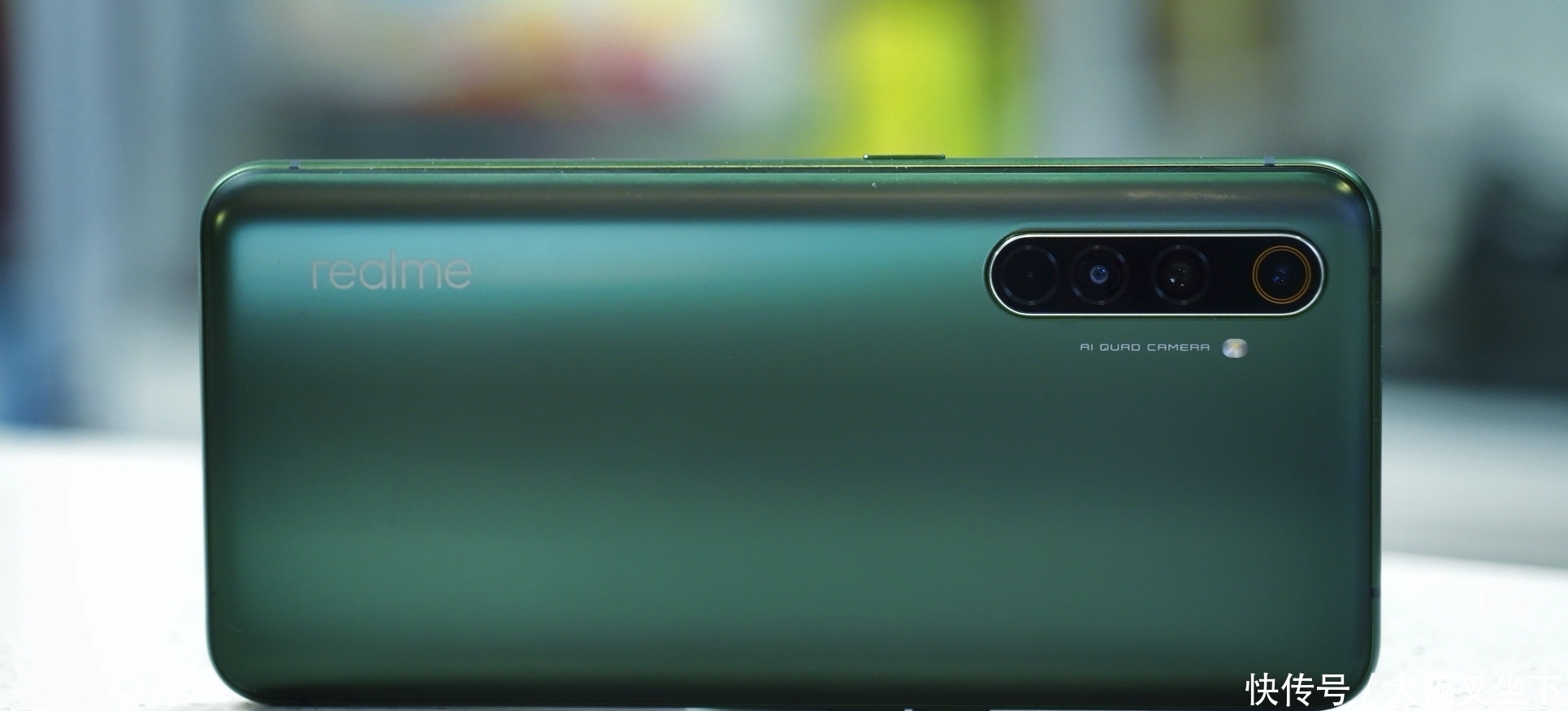 机皇|真我机皇红米价!骁龙865+20倍变焦只卖2520,学生价?