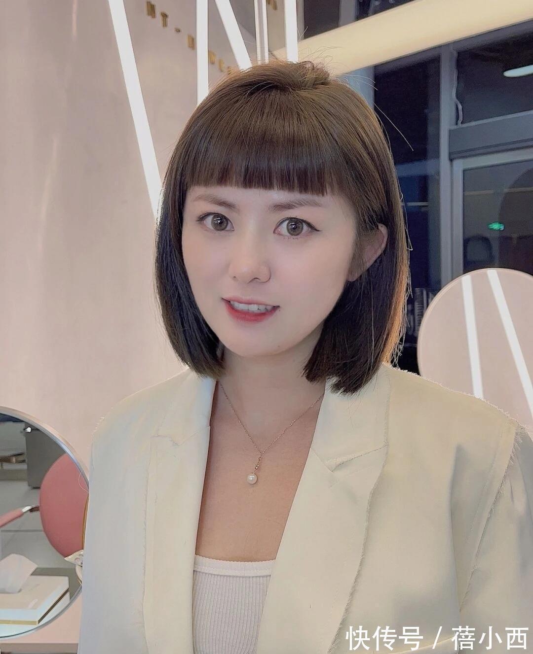 烟灰蓝 秋季流行什么样的发型?女生剪干净利落的小短发,耐看指数五颗星