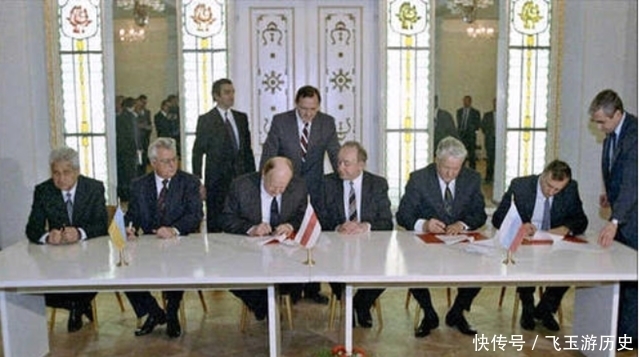 资本主义|苏联最惨的加盟国，受到斯大林疯狂挤兑，独立21年成资本主义强国