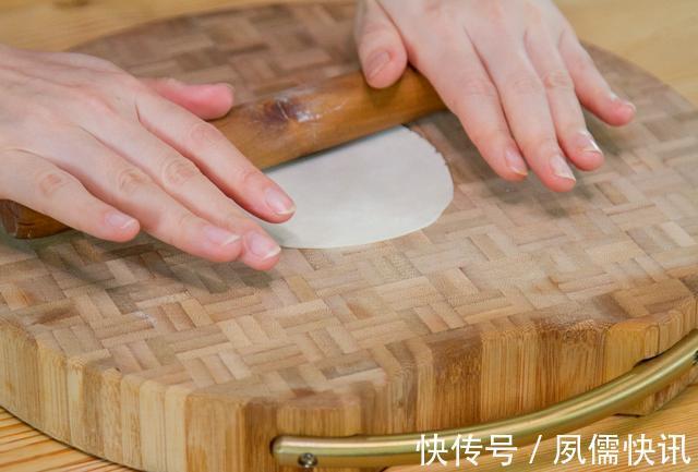 饺子|饺子皮谁还用来包饺子啊!朋友圈正火的3种新吃法,做早餐很合适