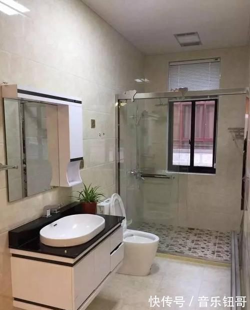 自建房|闺蜜家的自建房才花50W,还带私人花园、鱼塘,我真不信!