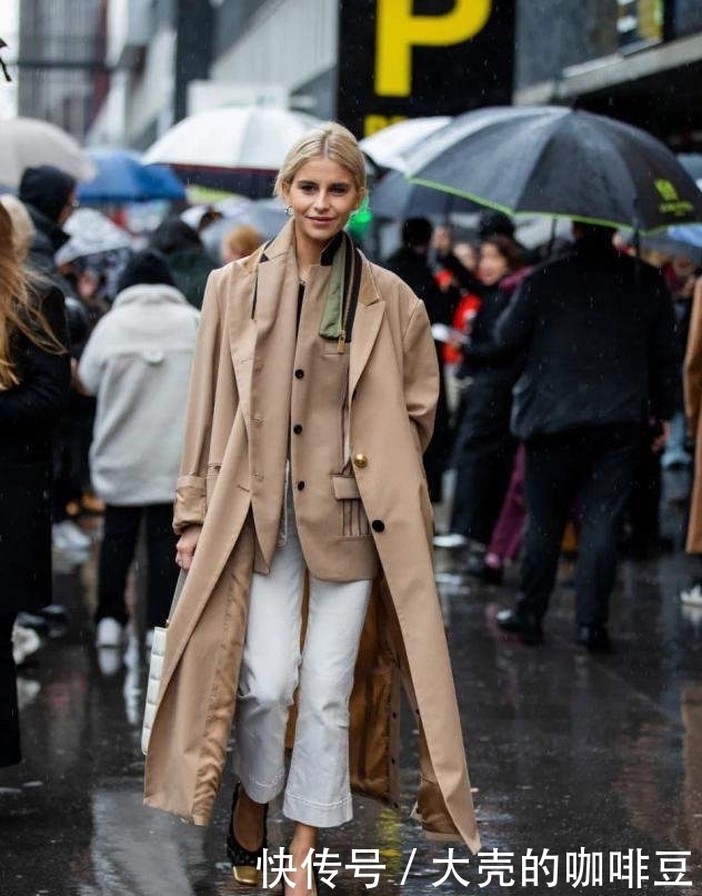 见过大场面的女人,春天穿风衣,都不会配这3种内搭,邋遢掉档次