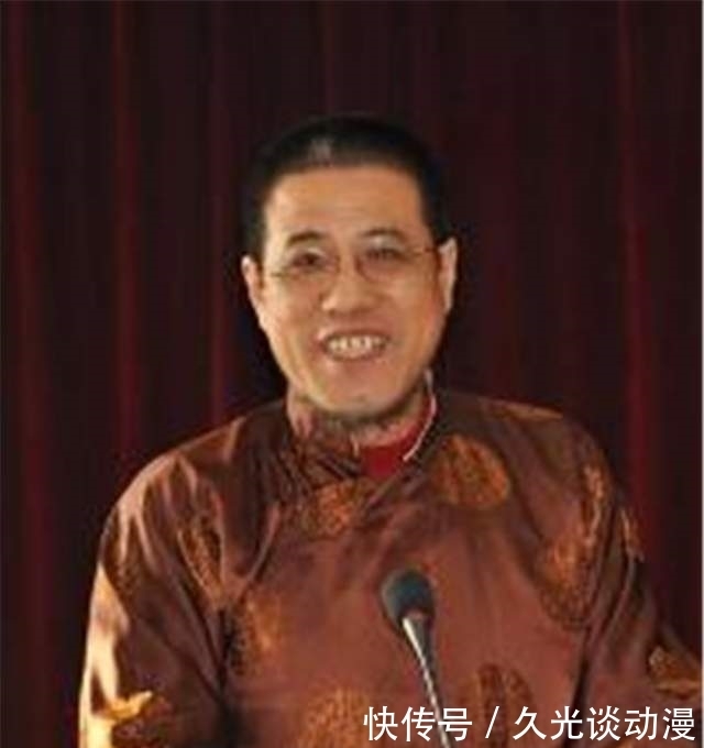 后裔|男子自称乾隆后裔,手上戴价值3亿扳指,经常身着龙袍去祭祖
