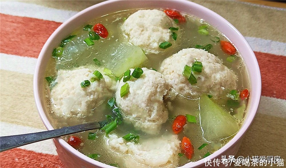 冬瓜|“冬瓜丸子汤”这么做，味道不仅鲜美，好吃还不腻，做一锅不够吃