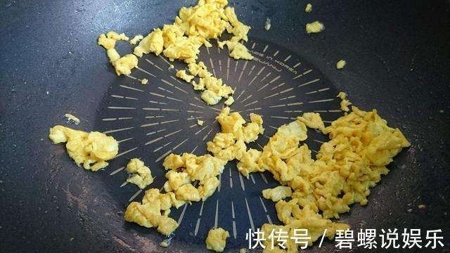顺序|西红柿炒鸡蛋，下料顺序很重要，10人有9人放反，难怪做得难吃