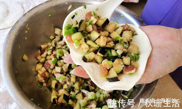 厨娘|秋分后,此菜再不吃就过季了,营养极高,女性要多吃,烙馅饼真香