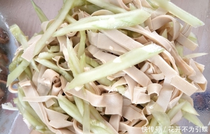 每月|请表婶来家当保姆,饭做成这样不敢说,每月给两千她还不乐意