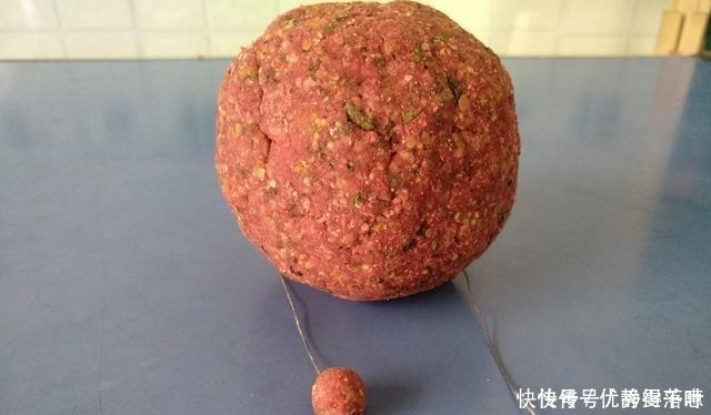 一到冬季就封竿想爆护别怕冷,一款冬钓自制神饵分享给你!