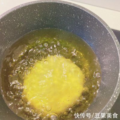 不用油皮、酥皮，照样酥脆的粉条肉酥饼