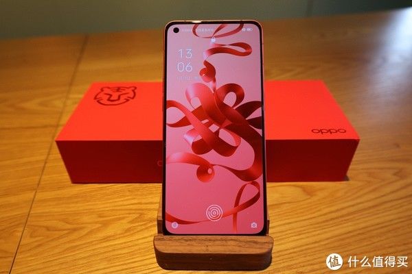 限定版|OPPOReno7红丝绒限定版，今年的年味就靠它了