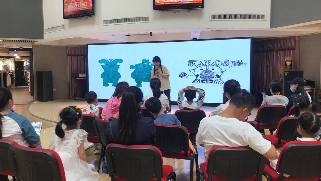 贾湖骨笛|国际博物馆日丨“漫画国宝”的插画师杜莹,到书店为孩子们“解密”国宝